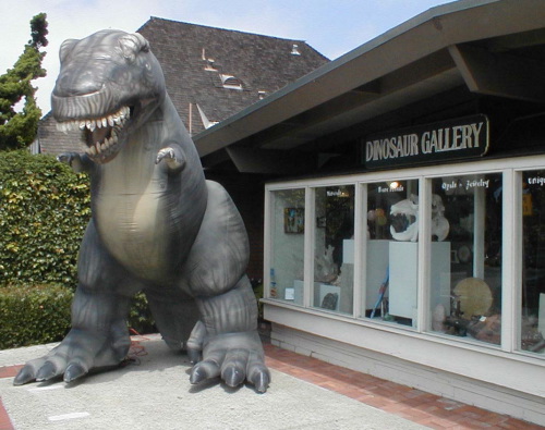 [http://www.balloons.net/images/Custom_Advertising_Balloons/big/12'%20T-Rex.jpg]